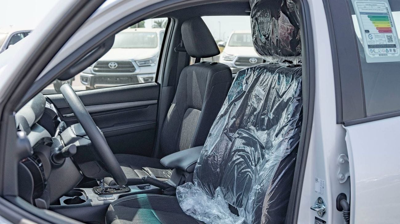 Toyota Hilux 2025 Toyota Hilux Adventure SR5 4.0L AT Petrol (White-Black)