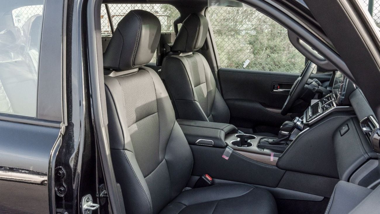 Toyota Land Cruiser 2026 Toyota Land Cruiser GXR 3.3L AT Diesel (Black-Black)