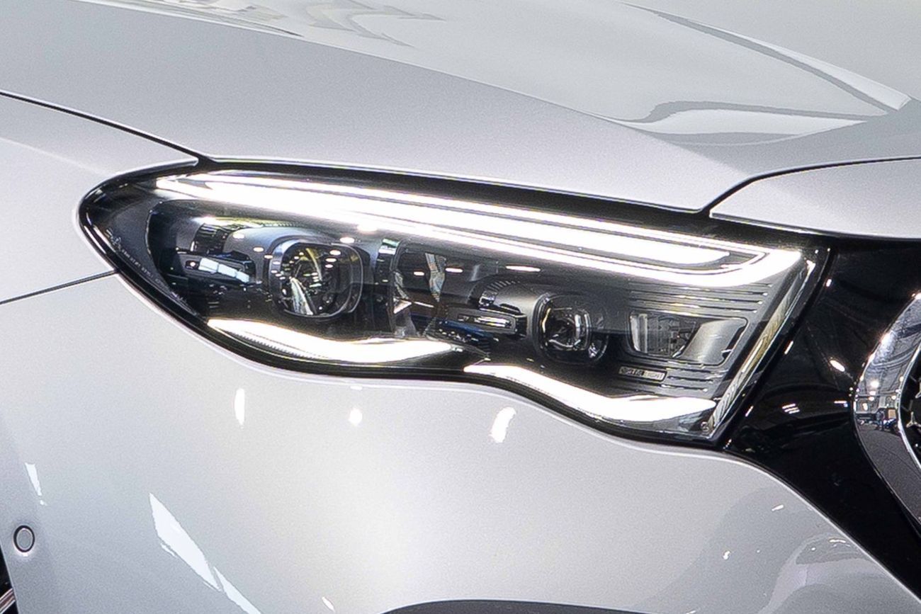 مرسيدس بنز E300 3.0L SALOON