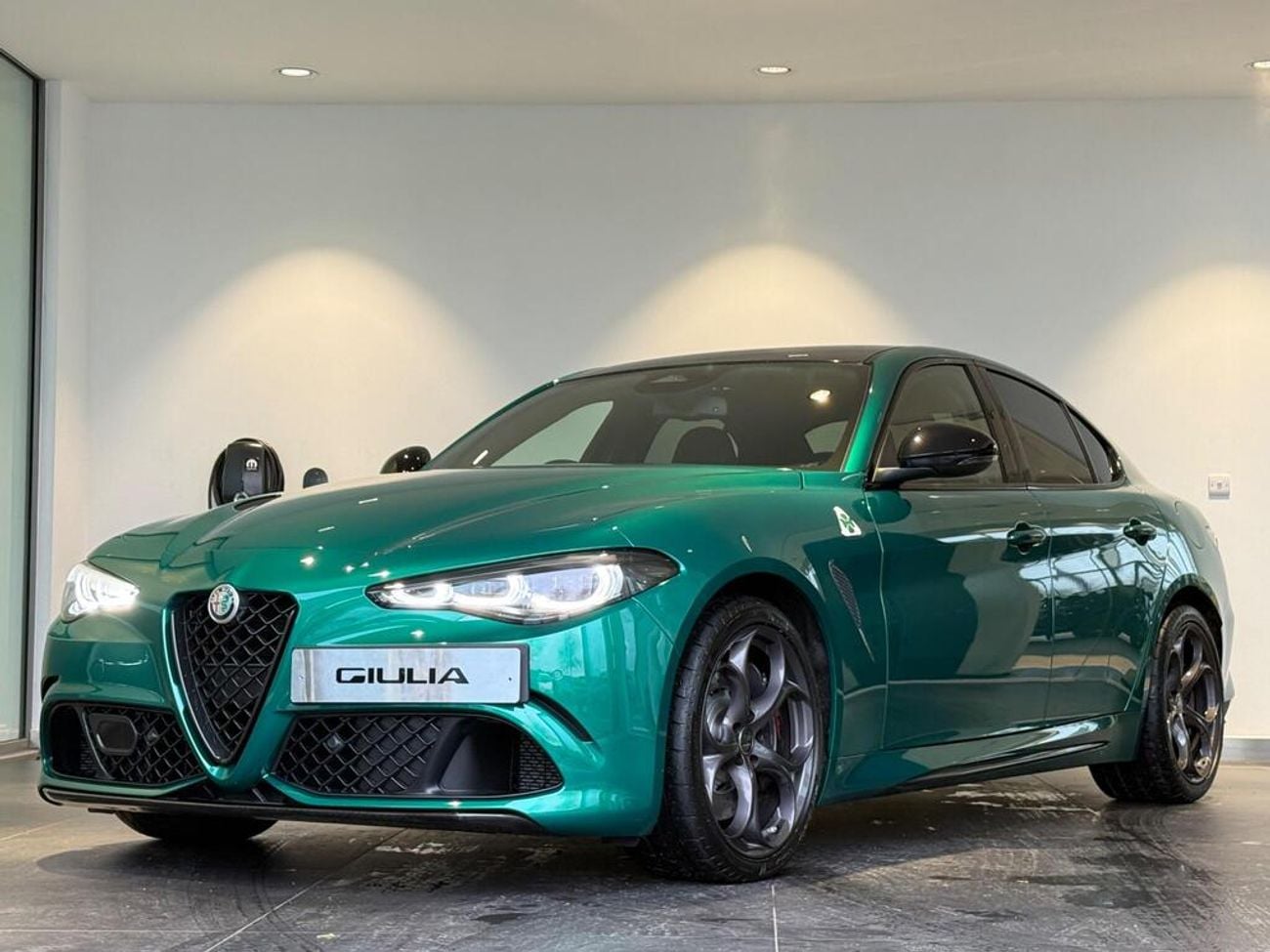 ألفا روميو جوليا 2.9 V6 Bi-Turbo Quadrifoglio Auto Euro 6 (s/s) 4dr (EXPORT ONLY) Right hand drive