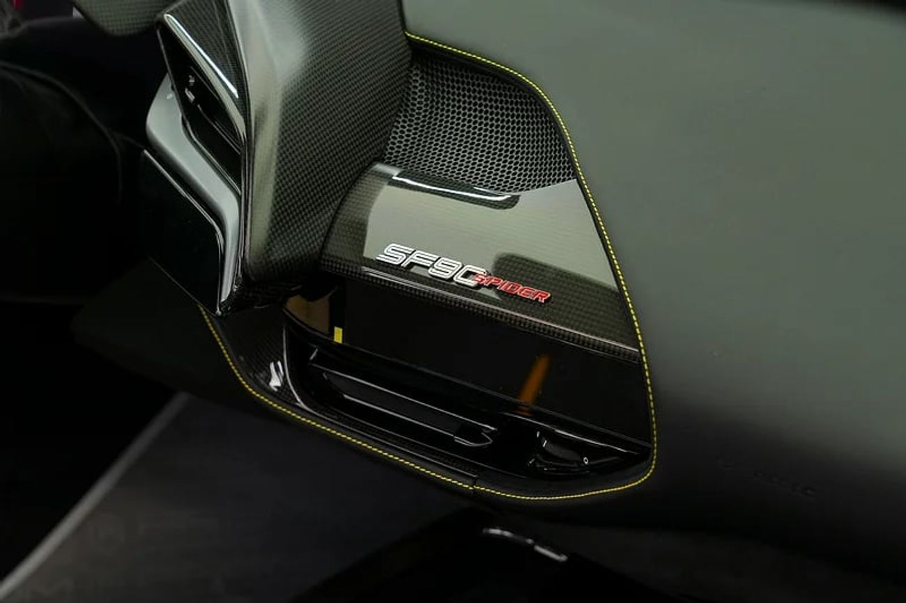 Ferrari SF90 Spider