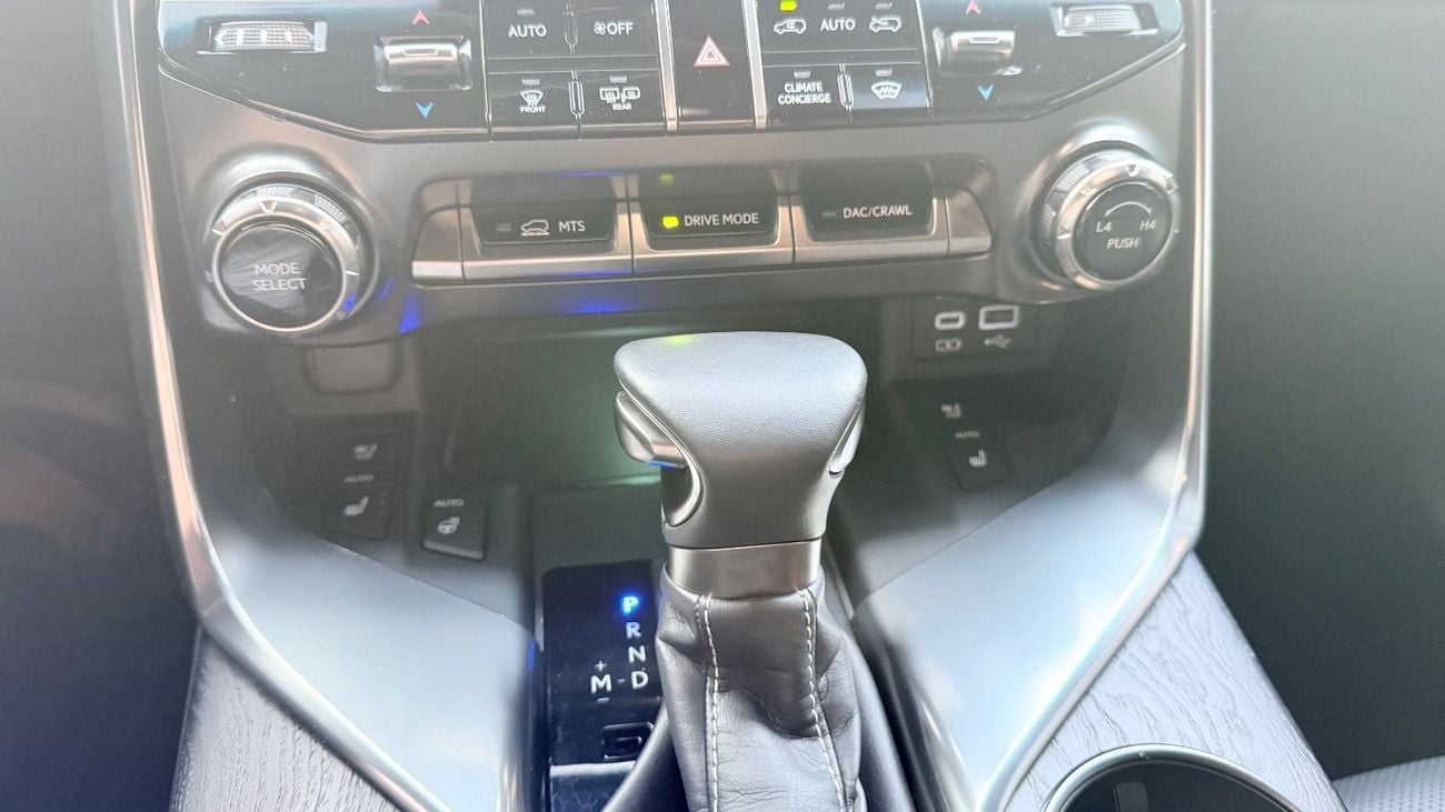 Lexus LX600 SIGNATURE