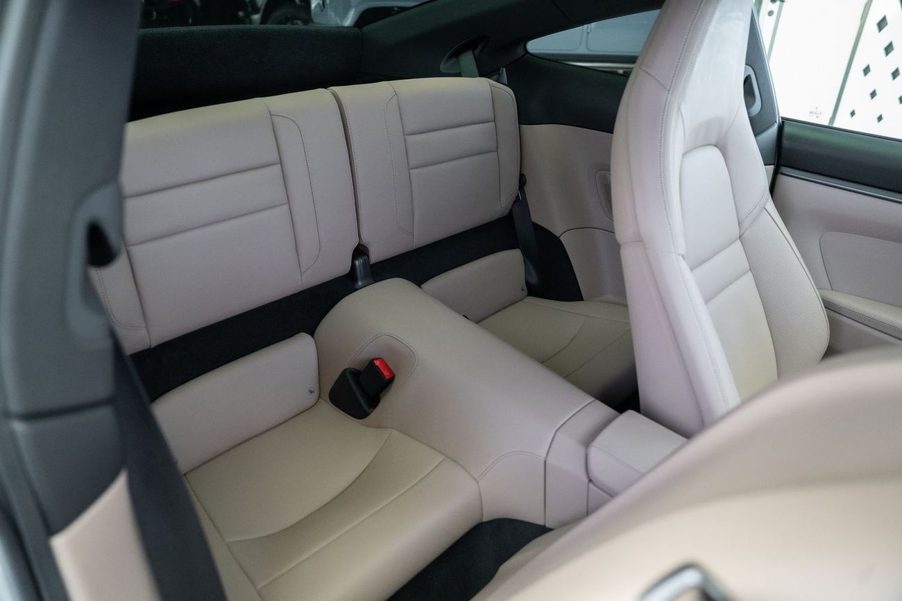 Porsche 911 Carrera 4 3.0L (444 HP) Coupe