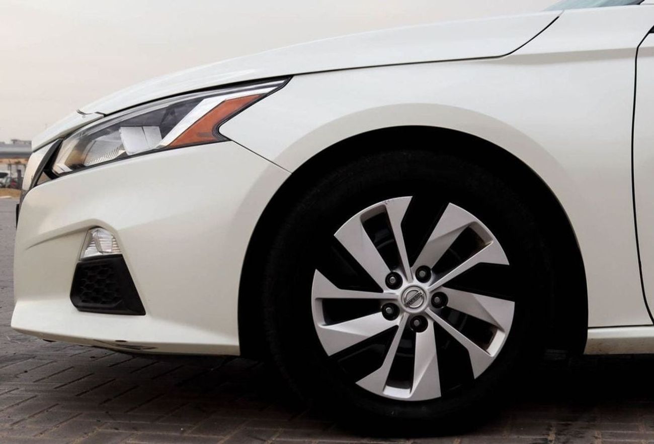 Nissan Altima 2.5 S Nissan Altima 2.5L 2019 GCC  accident-free in excellent condition 893 P.M