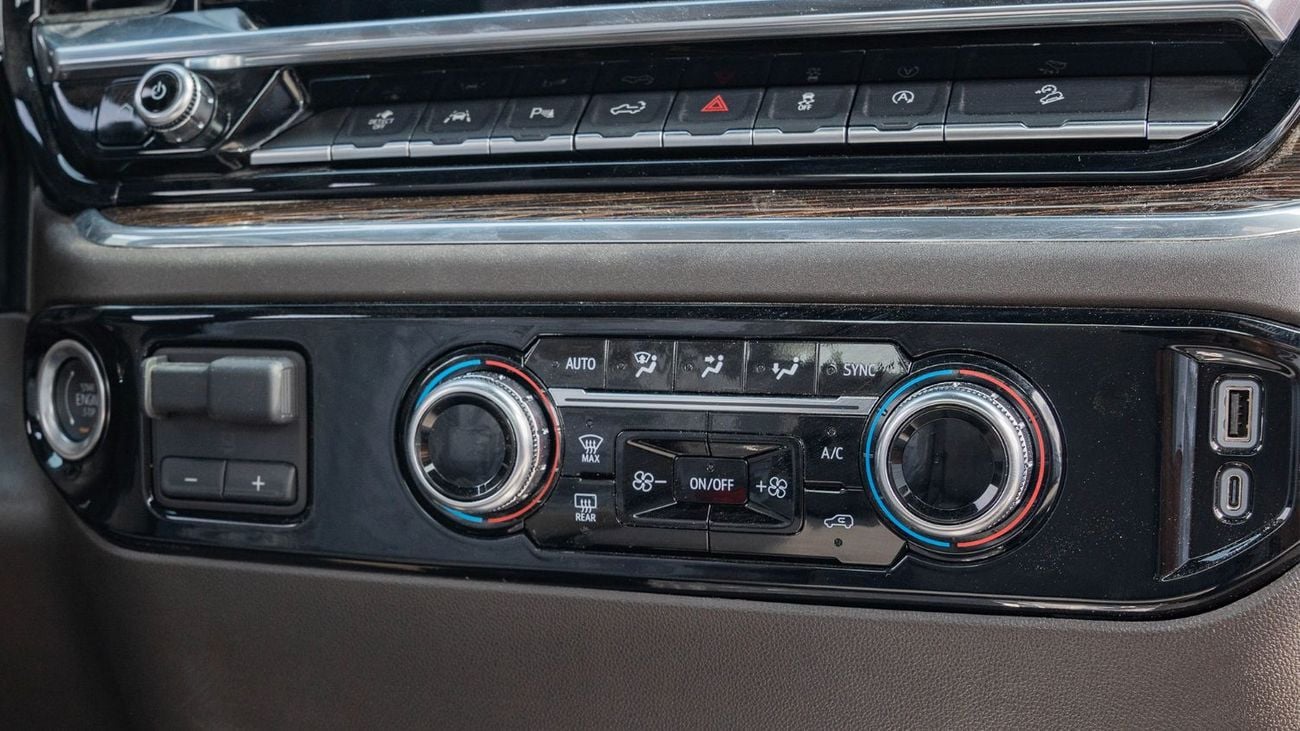 جي أم سي سييرا 2025 GMC Sierra SLE V8 5.3L AT Petrol Single Cab (Black)