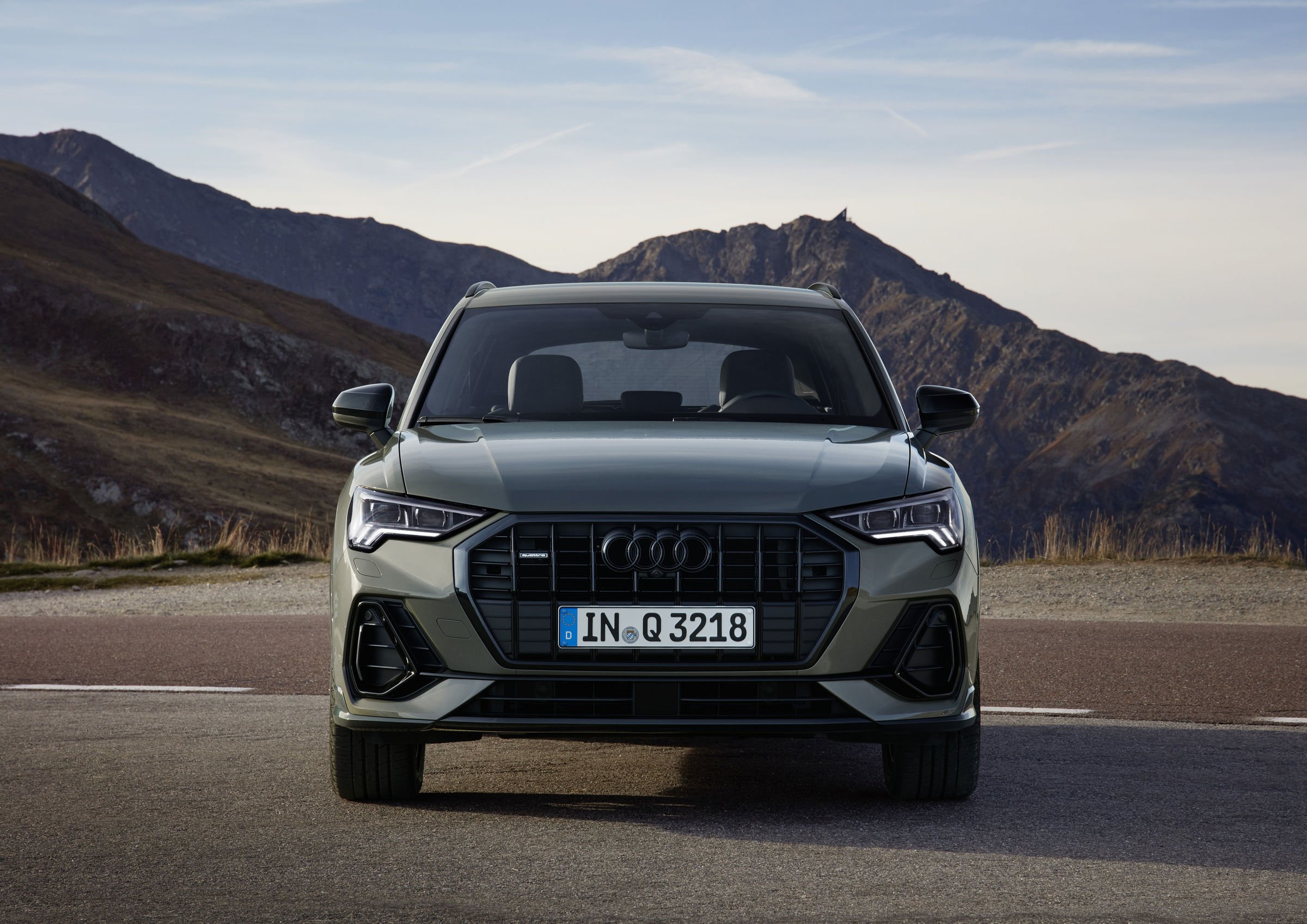 Audi Q3 exterior - Front 