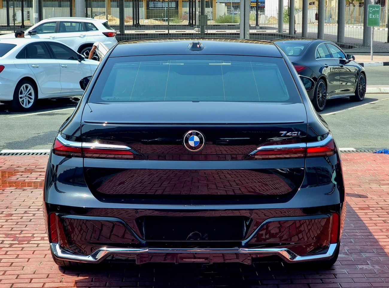 بي أم دبليو 740i M Sport Warranty & Service 2026 GCC