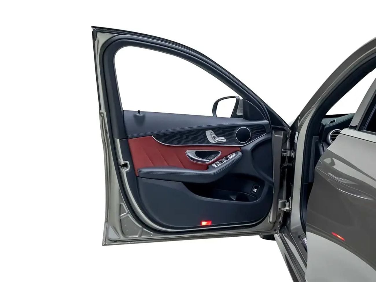 Mercedes Benz C200 C200 | GCC Specification | Silver Exterior | Luxury Sedan
