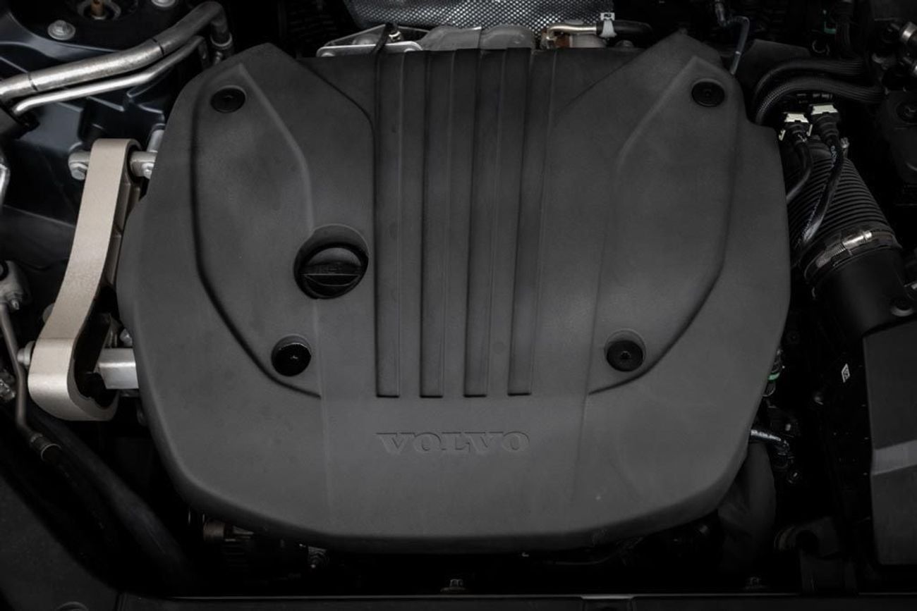 Volvo XC90 B5 2.0T Volvo XC90 B5 Plus Bright 2023 GCC under Agency Warranty with Flexible Down-Payment.