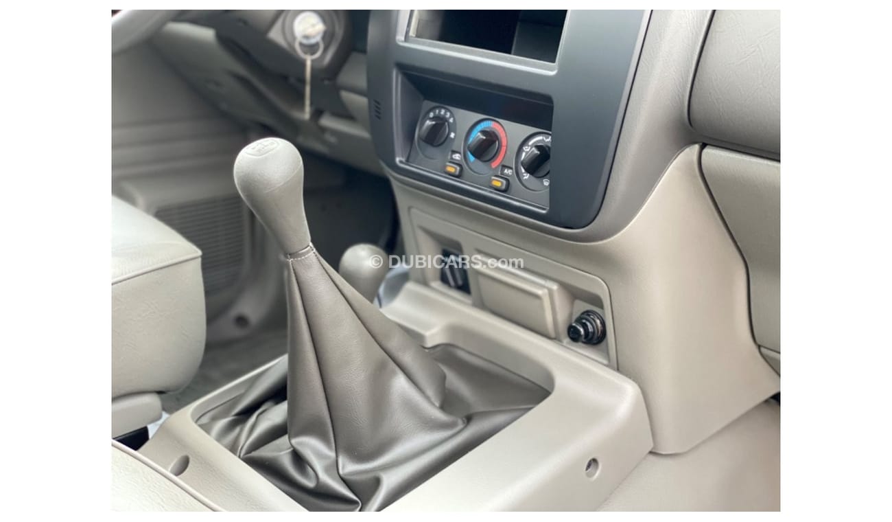 نيسان باترول بيك آب