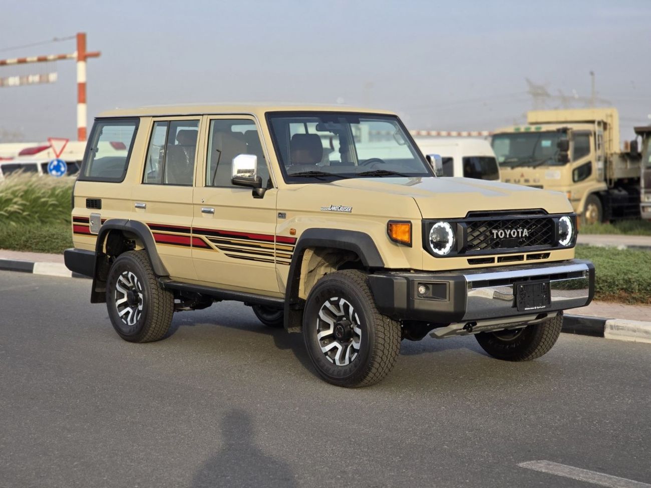 Toyota Land Cruiser 70 2025 Toyota Land Cruiser 4.0L AT full option