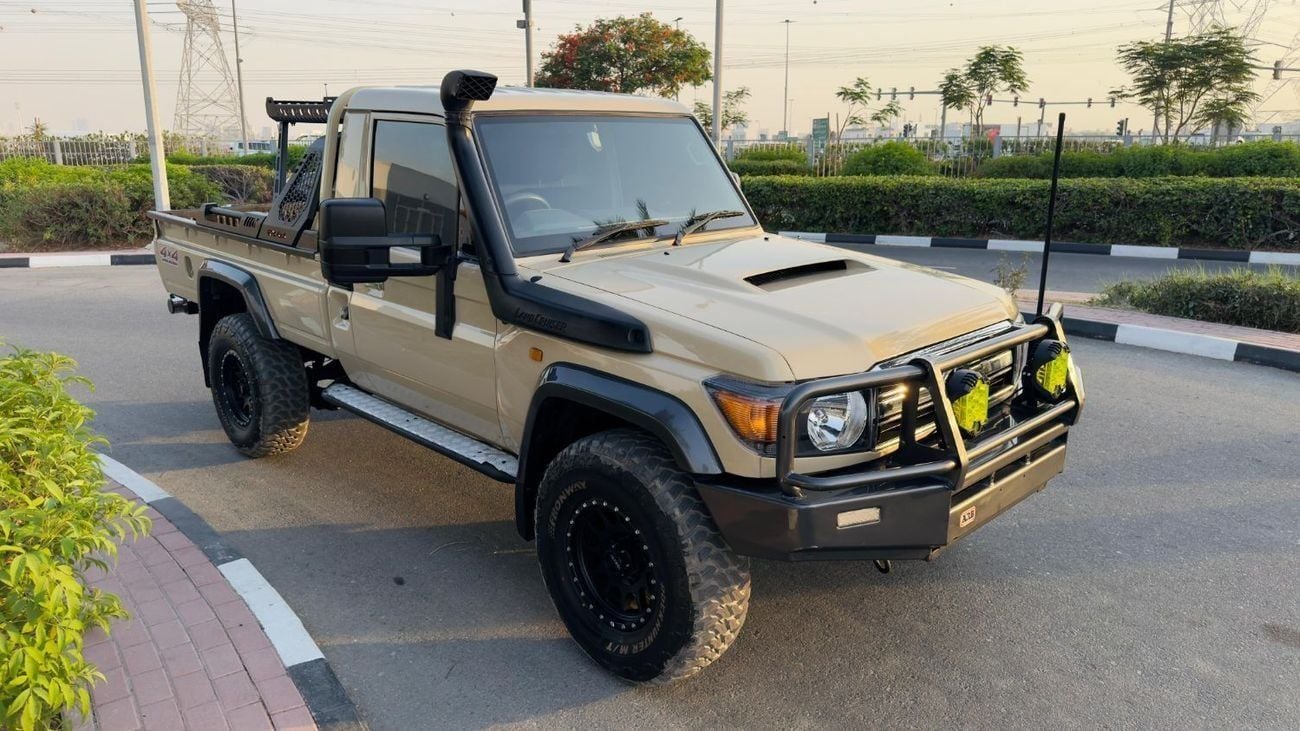 Toyota Land Cruiser Pick Up Single Cab | 4.5L Diesel Manual | RHD | ARB Bull Bar, Snorkel & Roof Basket | 4WD