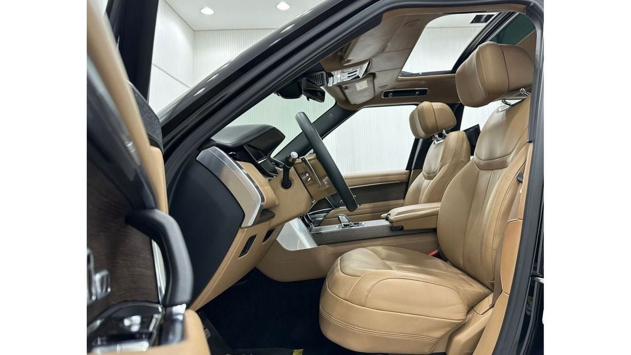 لاند روفر رينج روفر 2022 Range Rover Vogue Autobiography, 2027 Range Rover Warranty + Service Pack, Very Low Kms, GCC