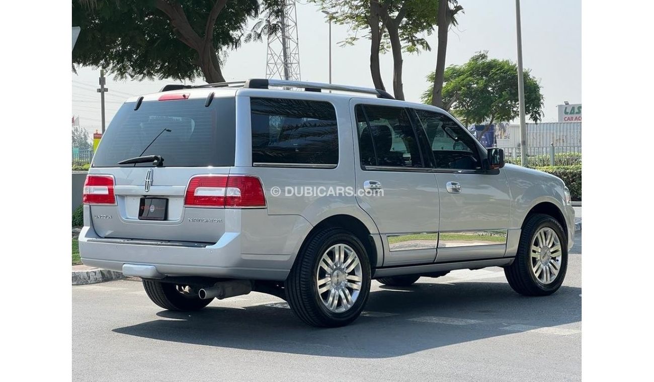 Lincoln Navigator Select LINCOLN NAVIGATOR 2014 GCC FULL OPTIONS ORIGINAL PAINT FULL SERVICE HISTORY