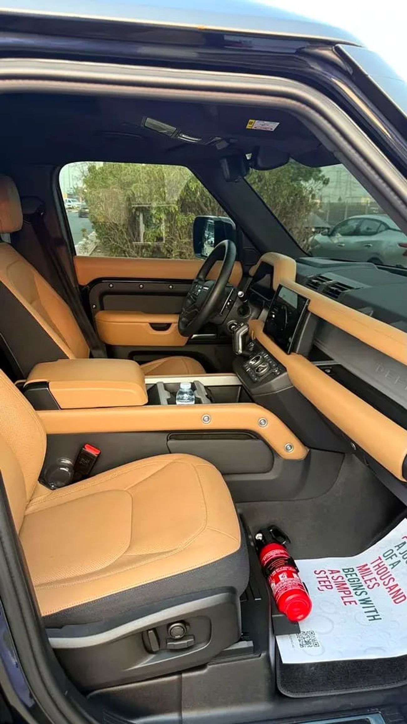 Land Rover Defender V8 P525 GCC 67000KM FULL SERVICE HISTORY DONE WITH AL TAYER