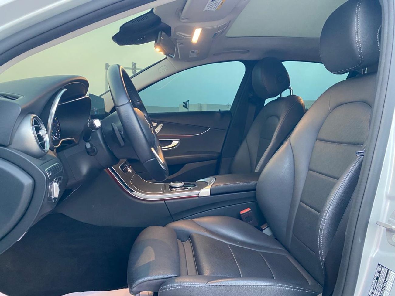Mercedes Benz C300 STD (NON GCC) Premium 2.0L
