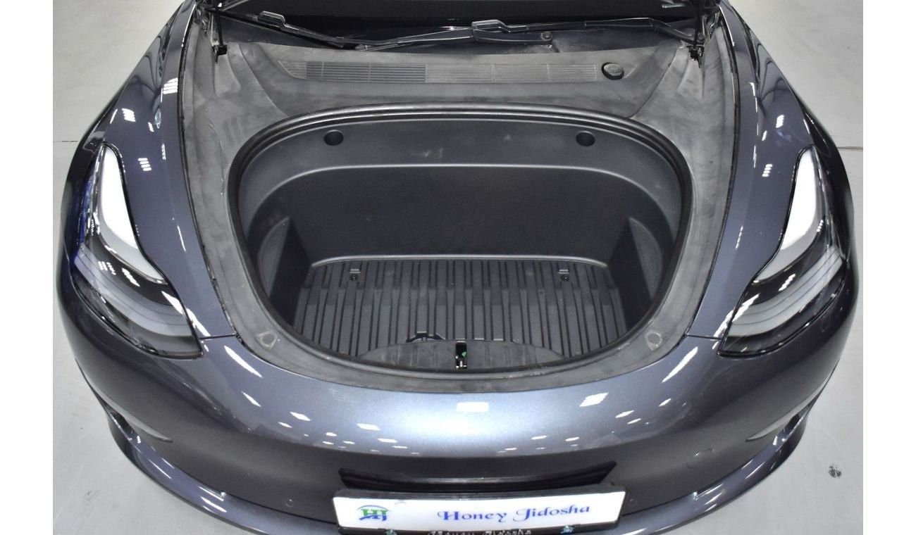 Tesla Model 3 EXCELLENT DEAL for our Tesla Model 3 Performance ( 2021 Model ) in Midnight Silver Color GCC Specs