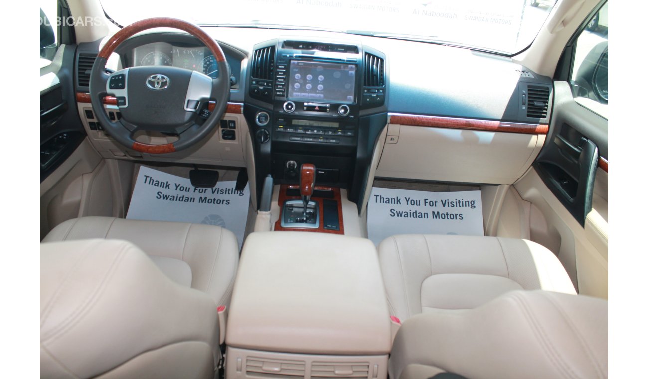 Toyota Land Cruiser 4.0L GXR V6 2014 MODEL