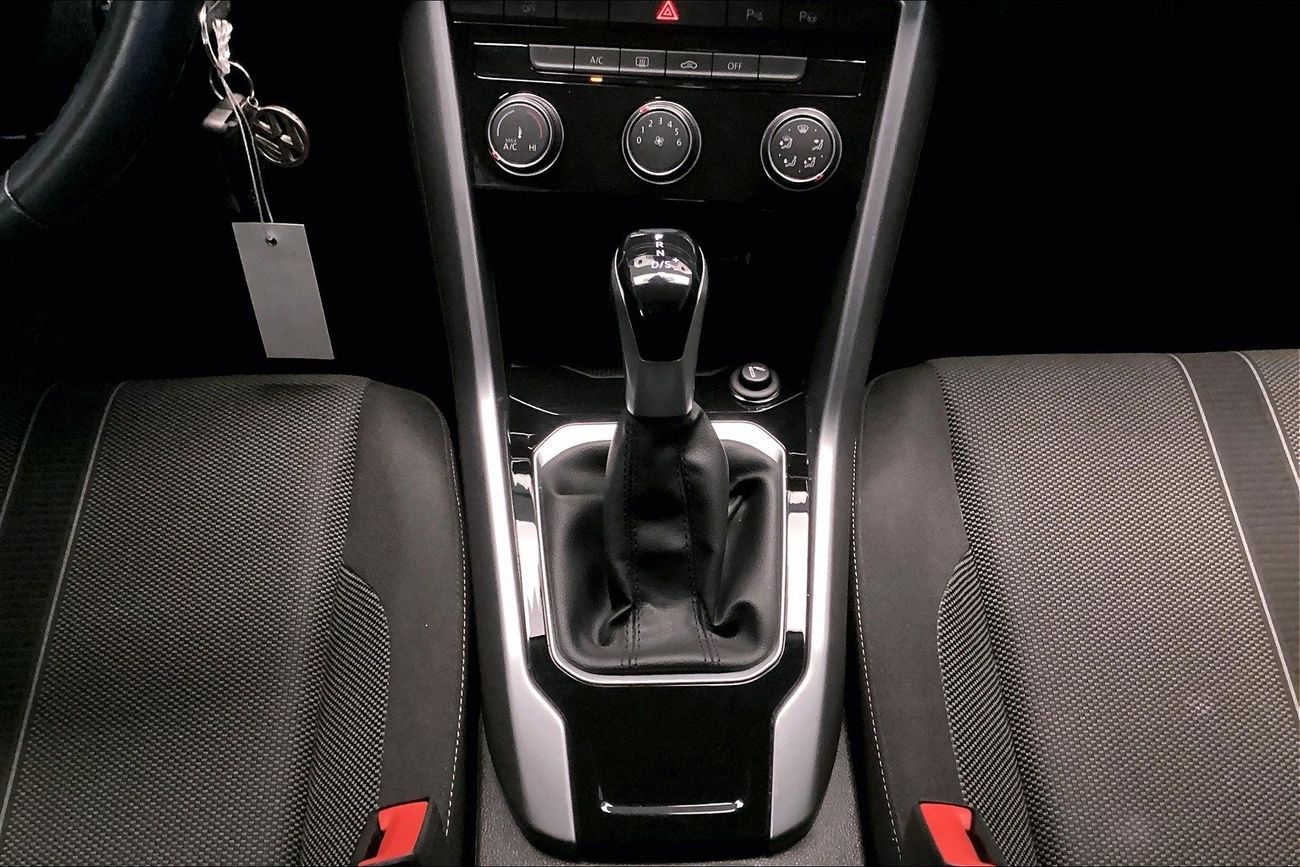 بي أم دبليو 318i Executive | شامل الضمان | 0 ﺪﻔﻋﺓ ﺃﻮﻟﻯ