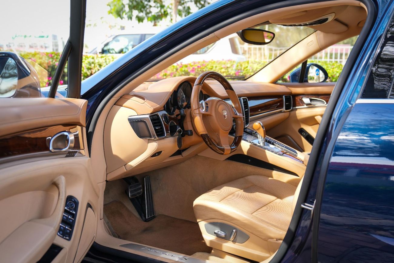 Porsche Panamera 4S 2012!! GCC SPECS!! FULL SERVICE HISTORY