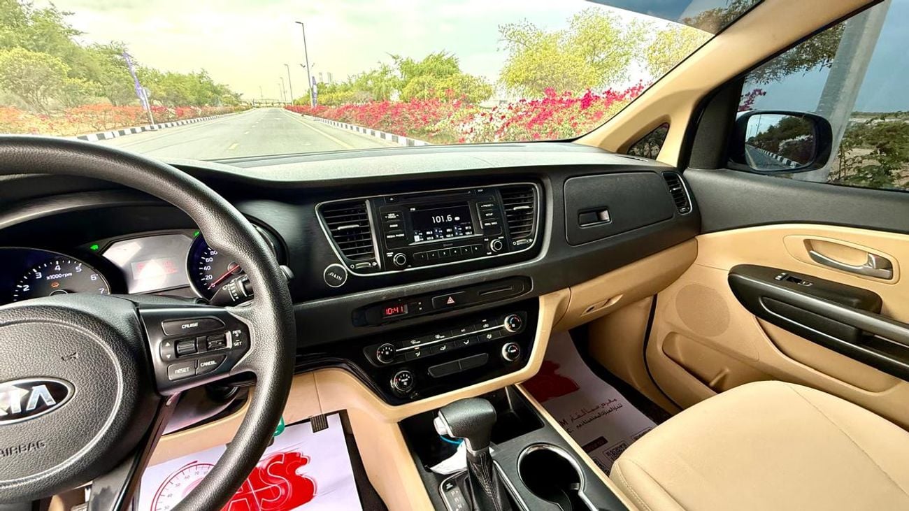 Kia Carnival EX 3.3L