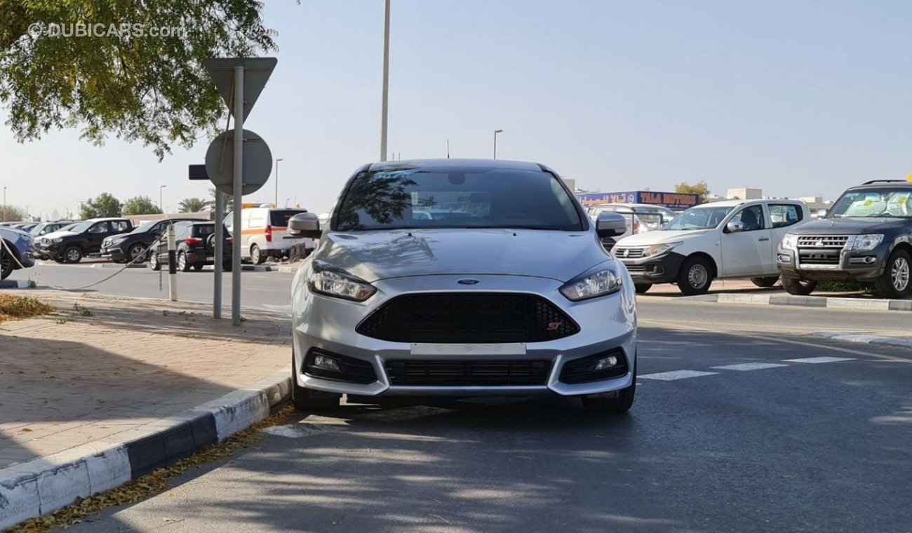 Ford Focus ST Full Service History GCC 2.0L Perfect Condition