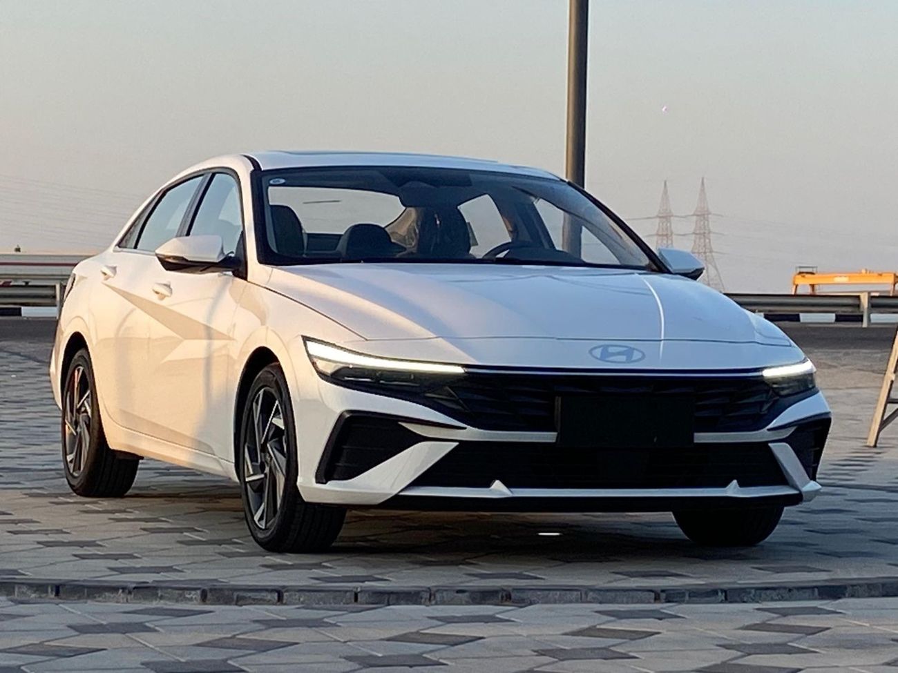 هيونداي إلانترا هيونداي النترا CN 7 LUXURY موديل: 2024 الممشي : 0  السعر : 77.000 درهم  مواصفات خليجية  فل اوبشن  4