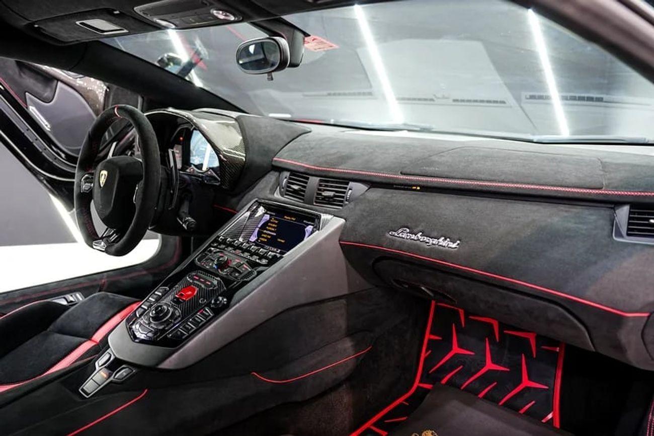 لامبورغيني أفينتادور SVJ Body Kit, Full Carbon Package, Front Lift, Very Low KM, GCC Specs!!