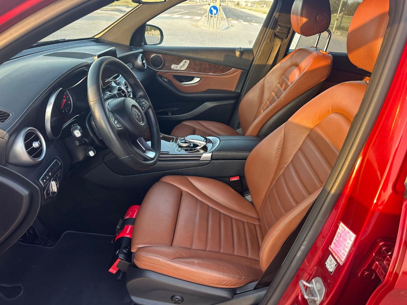 مرسيدس بنز GLC 250 4MATIC 2.0L