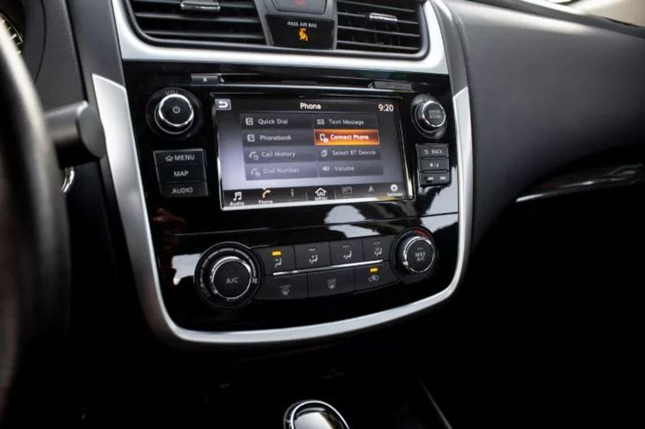 Nissan Altima SR sports