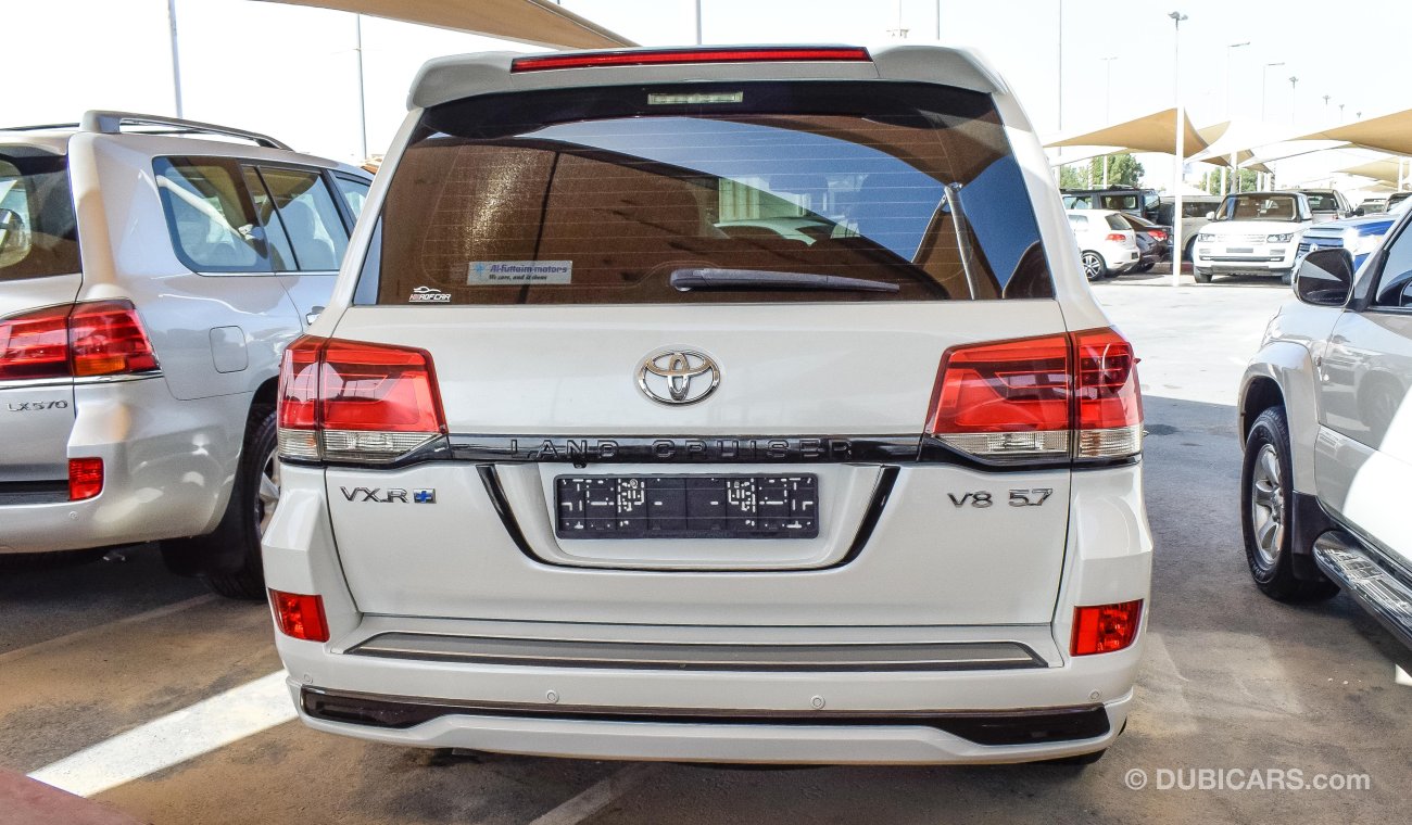 Toyota Land Cruiser VXR With 2016 Body kit