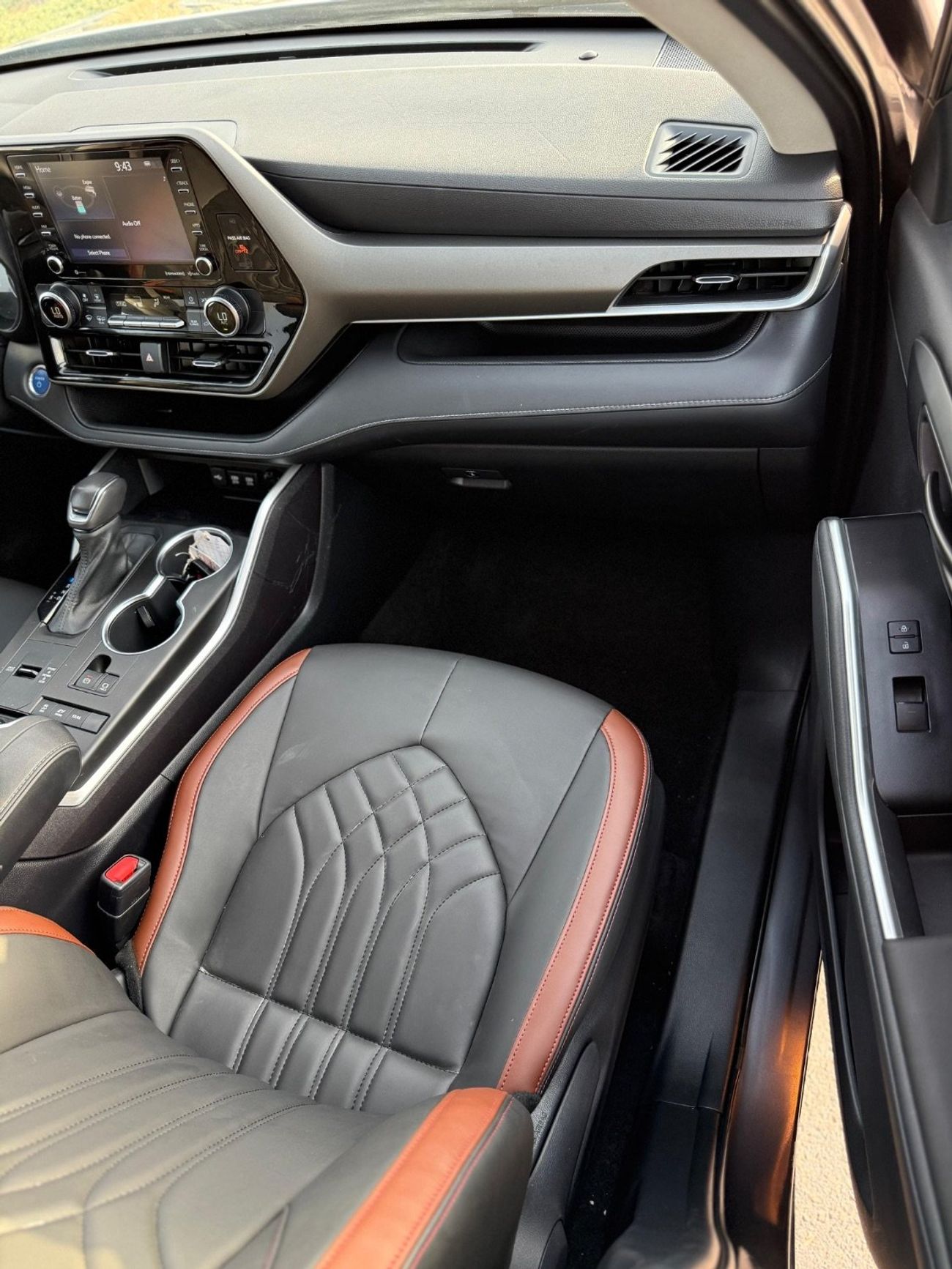 Toyota Highlander AWD Hybrid leather seats Full Option