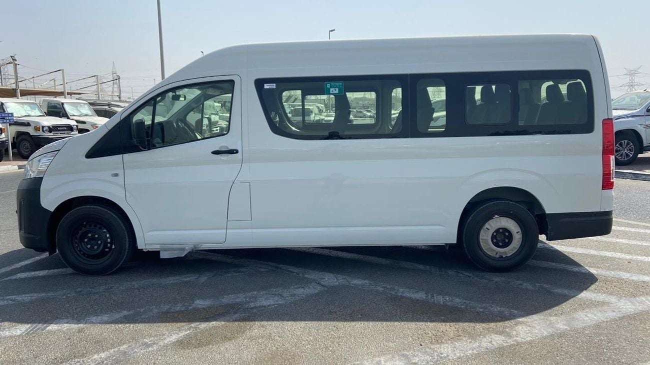 Toyota Hiace TOYOTA HIACE 2.8 DIESEL DX MANUAL TRANSMISSION