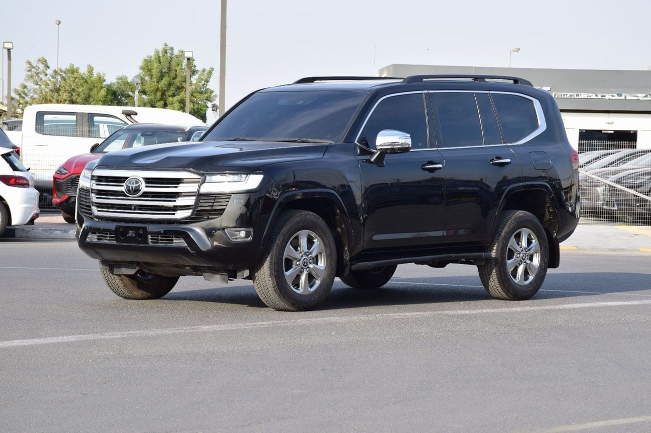 تويوتا لاند كروزر VXR VX 3.3L 6 Cylinder Diesel 4x4 (Right Hand Drive)