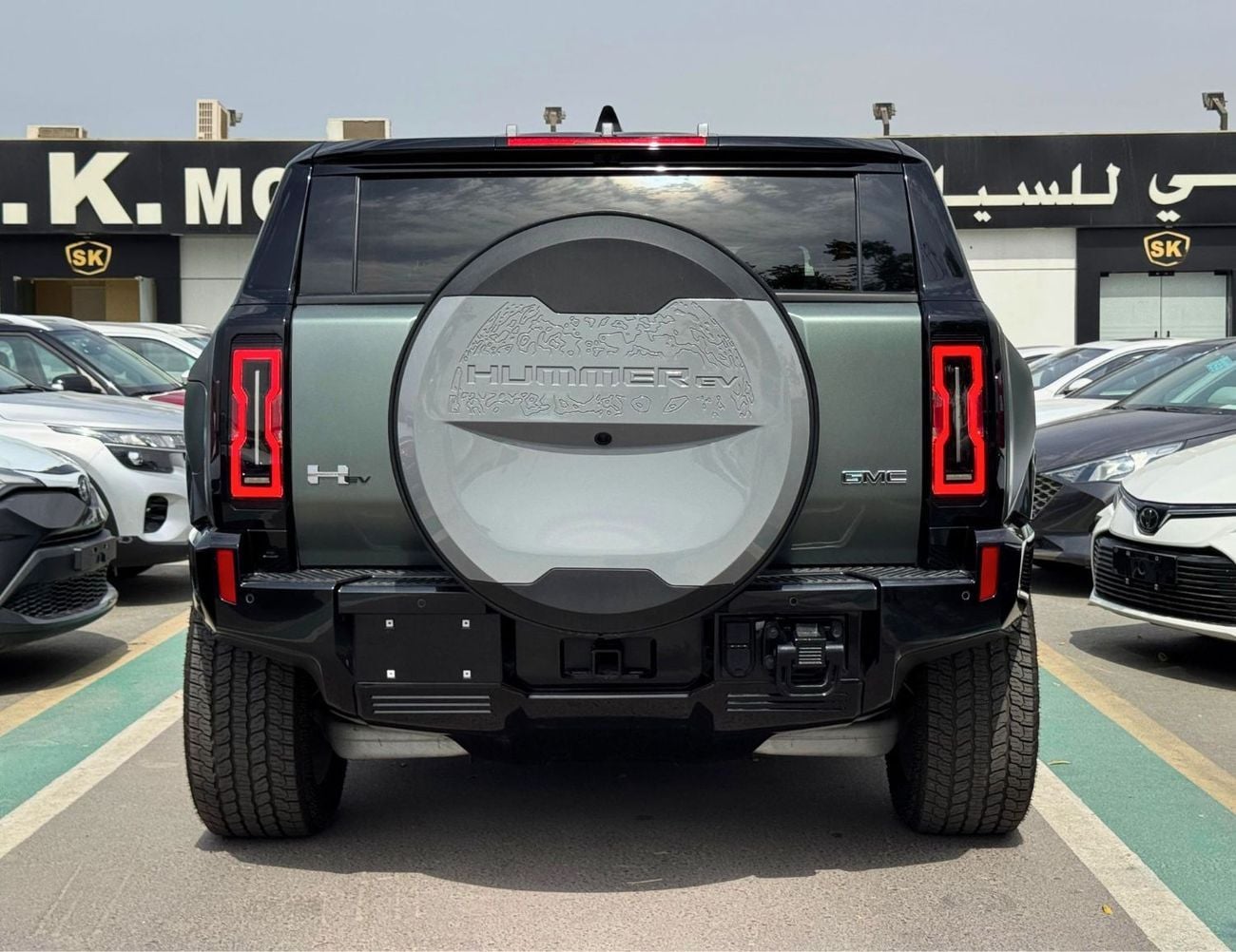 جي أم سي همر EV FIRST EDITION  1.5L DUAL TONE / ELECTRIC / 360* CAMERA / PANORAMIC ROOF (CODE # 69055)
