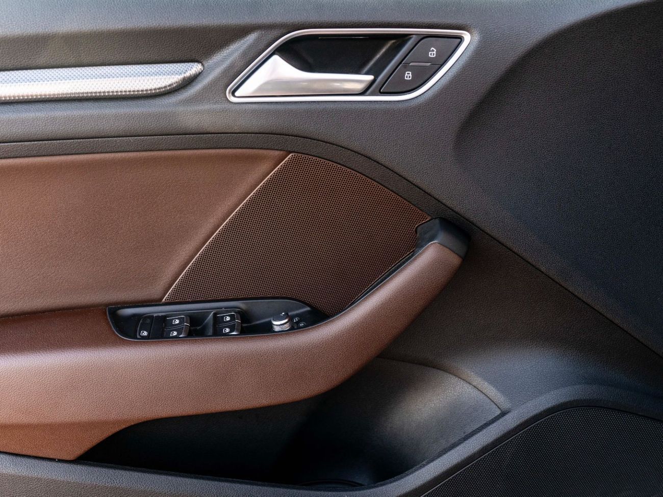 أودي A3 40 TFSI S-Line 1.8L