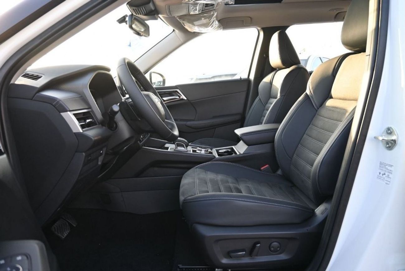 ميتسوبيشي آوتلاندر Mitsubishi Outlander 2.5L Petrol, 4WD, SUV, GCC Spec, Color White, Model 2024