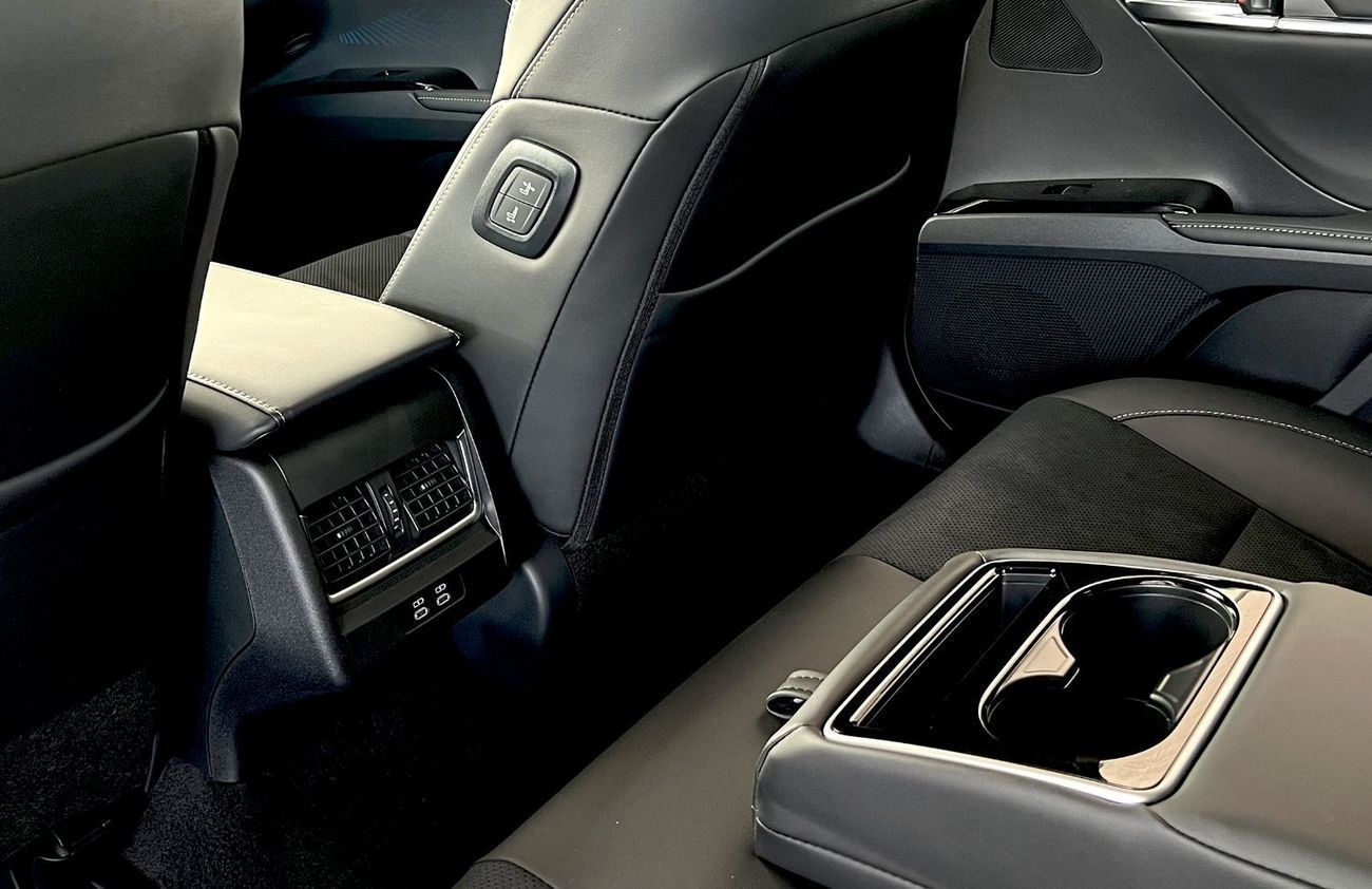 Toyota Camry 2025 Hybrid Sport Plus 2.0L - Price for export