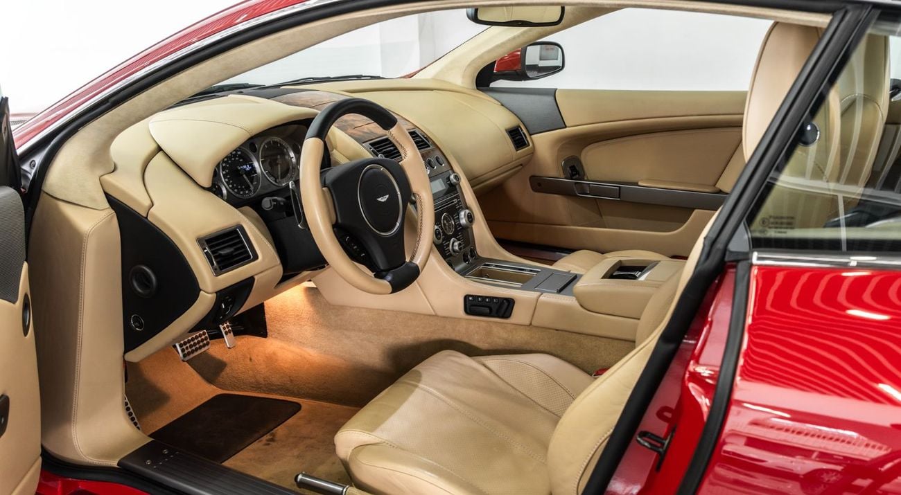 أستون مارتن DB9