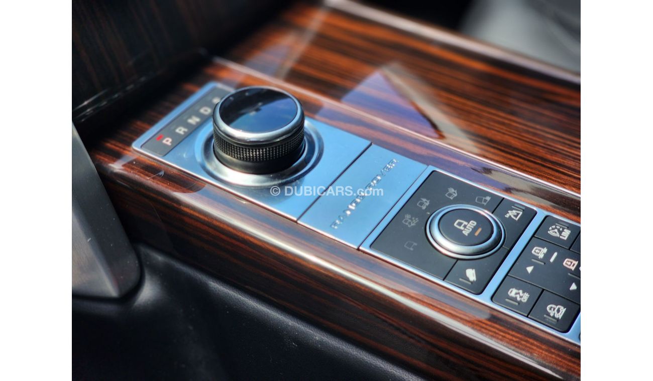 Land Rover Range Rover facelifted