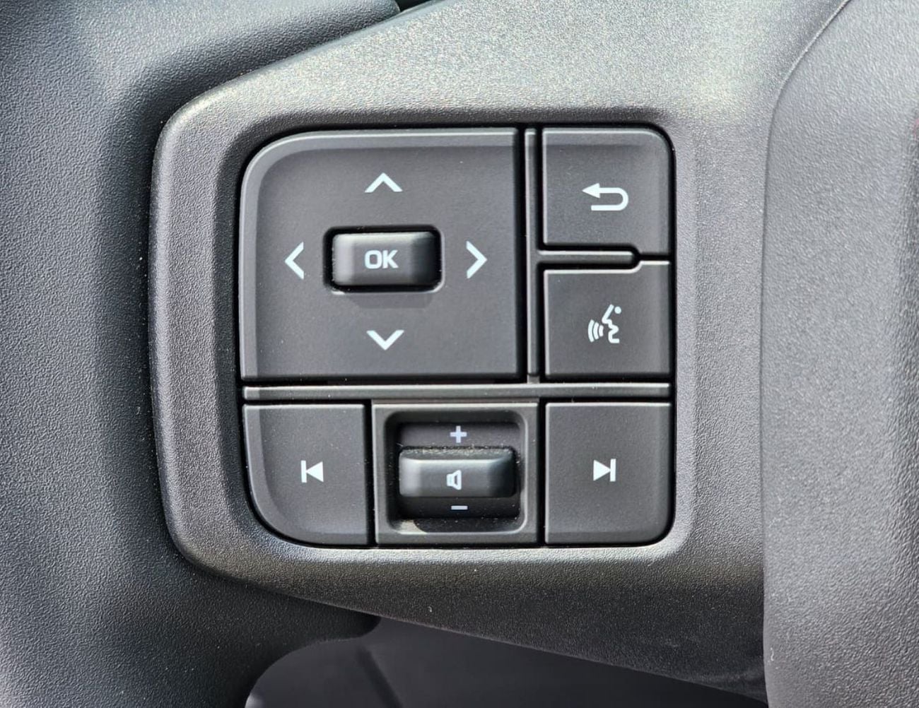 Toyota RAV4 LE || 2.0L PETROL V4 AWD | 10.5" TOUCHSCREEN DISPLAY | REAR CAMERA (CODE # RVPLEF)