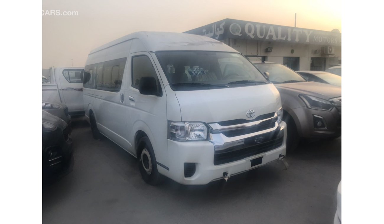 Toyota Hiace 15 seats