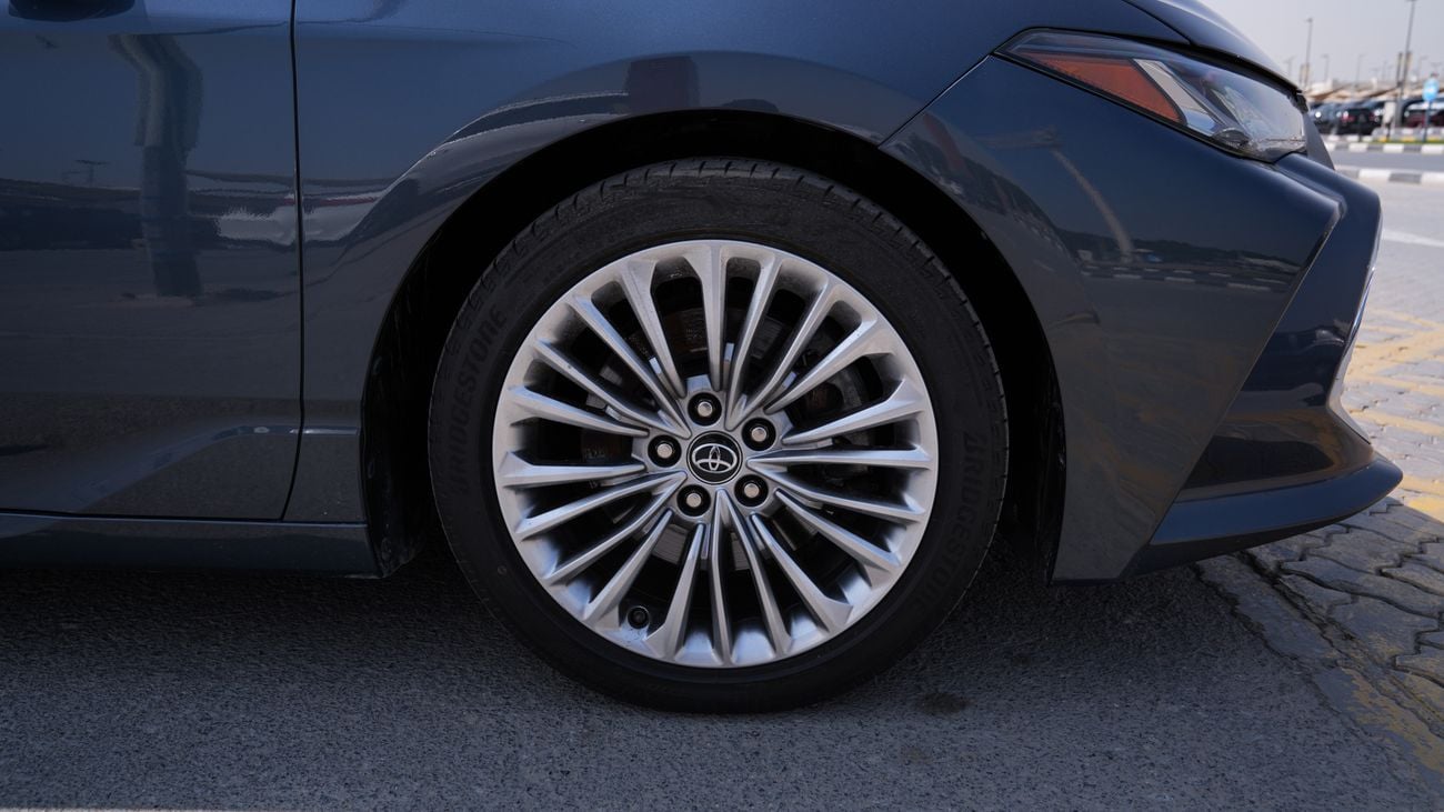 تويوتا افالون