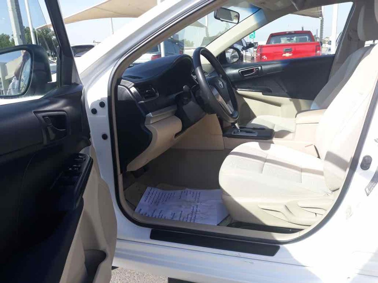 تويوتا كامري سياره نظيفه جدا بدون حوادث بحاله ممتاذه