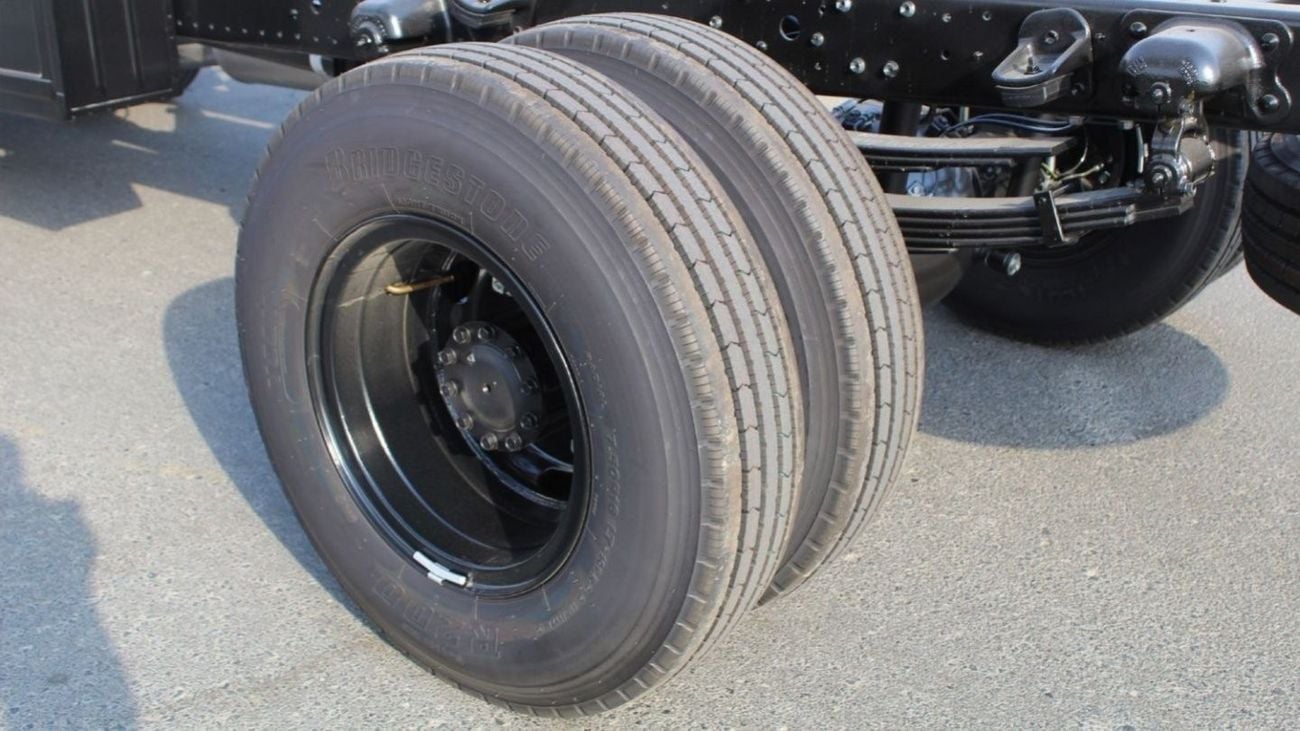 Hino 300 XZU 710L 6.5 TON 300S WIDE CAB 4X2