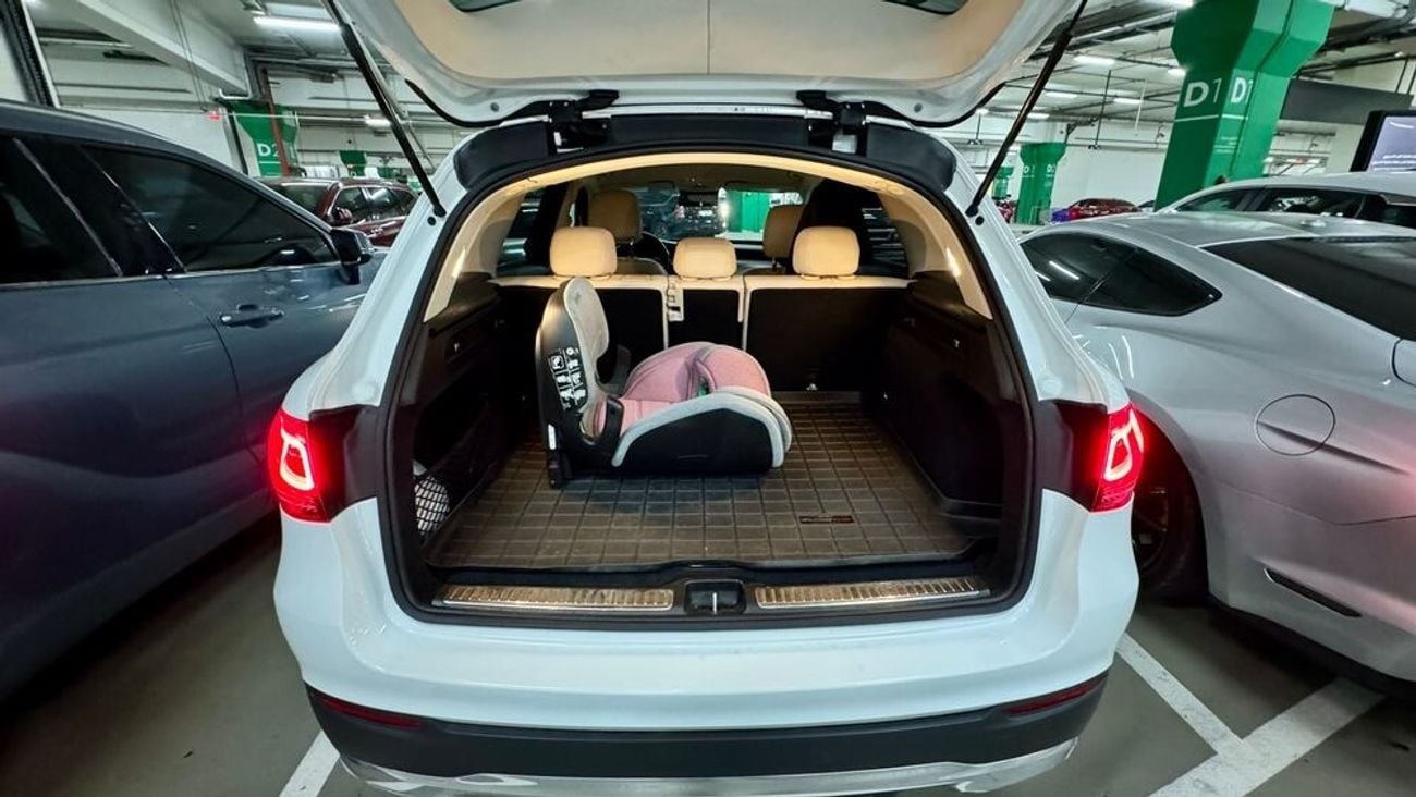 مرسيدس بنز GLC 300 4MATIC 2.0L