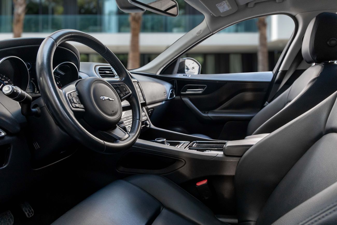 Jaguar F Pace F-pace Prestige | 1,371 P.M | 0% Downpayment | Impeccable Condition!