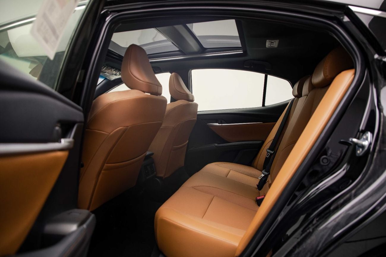 Toyota Camry GLE 2.5L - NETURAL BLACK INSIDE TAN | EXPORT ONLY