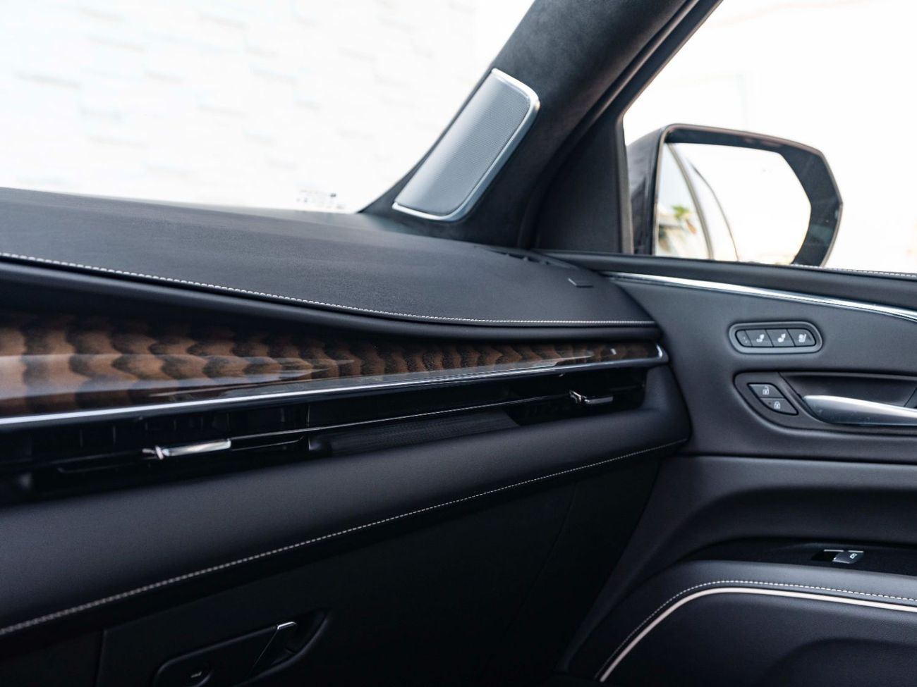 كاديلاك إسكالاد Premium Luxury Platinum 6.2L 4WD