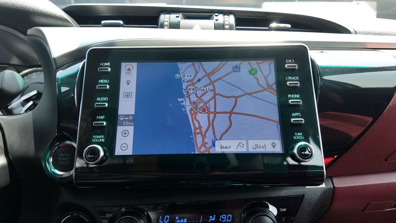 تويوتا هيلوكس  TOYOTA HILUX SR5 4.0 V6 4WD A/T 2026